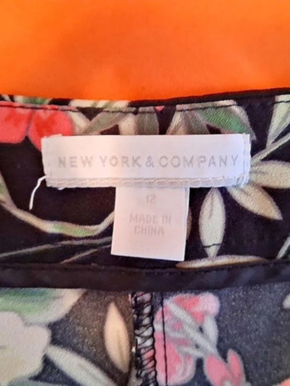 New York & Company Floral Skort in Black & Multicolor Size 12 Like New - Picture 2 of 3